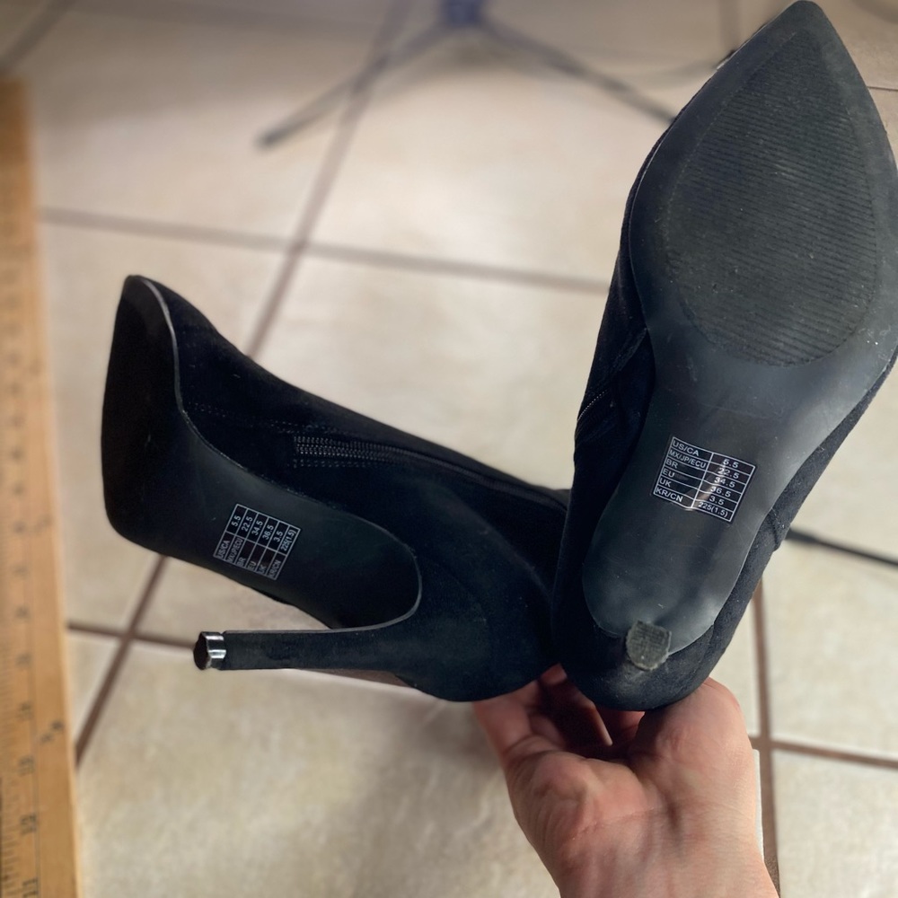 Forever 21 heel’s mid ankle bootie size 5.5 - Picture 6 of 9